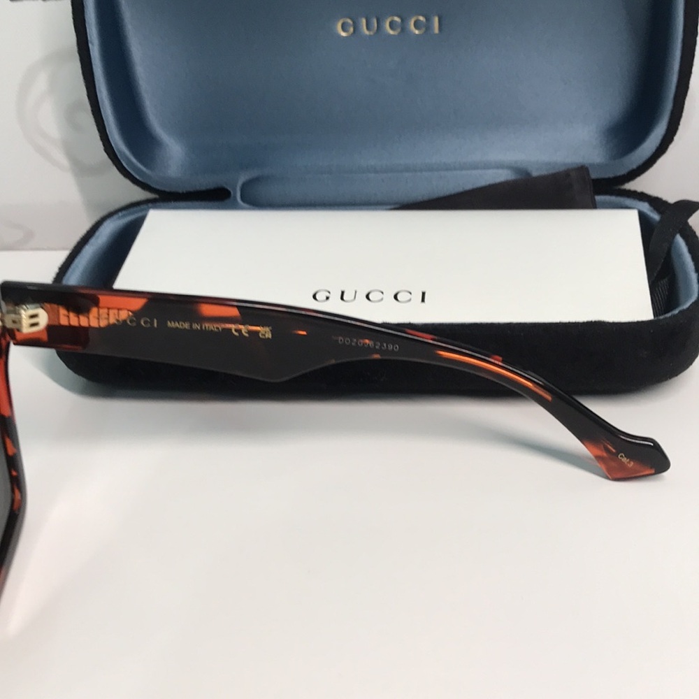 ✨ Brand New Gucci GG0962S 012 Sunglasses – Black with Grey Lenses ✨ - Picture 9 of 13